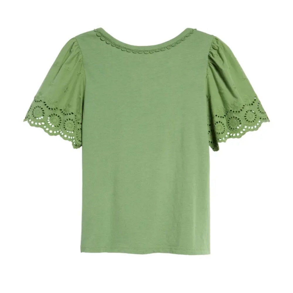 Fluttery shirt. Rachel Parcell
